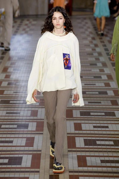 Look 17